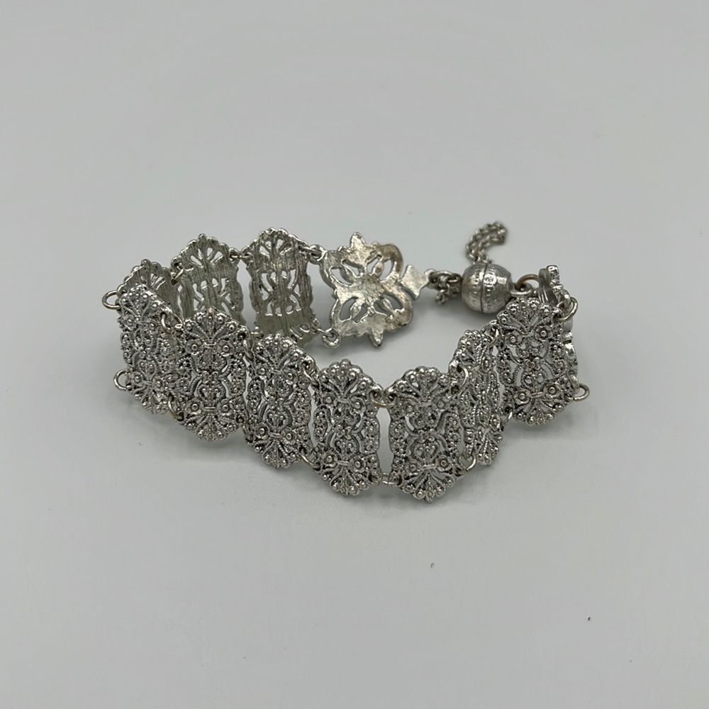 Vintage design bracelet